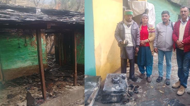 Sirmaur: Lightning fell on a residential house in Jamal of Sangrah.