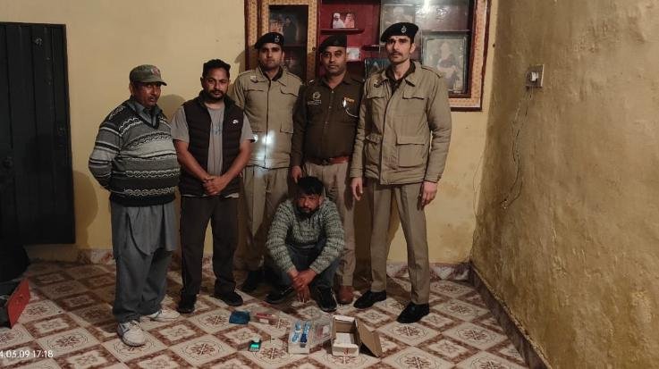 Indora: Person arrested with 10.45 grams of chitta and 7900 cash