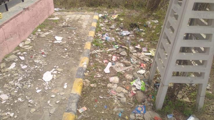 Indora: Akhil Sharma along with his colleagues launched a cleanliness campaign in the industry area Malot.