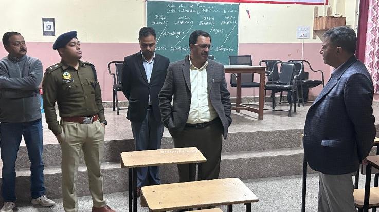 Solan: District Election Officer checked the arrangements of strong room