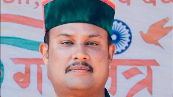 Minister Yadvinder Goma became emotional on stage in Jaisinghpur