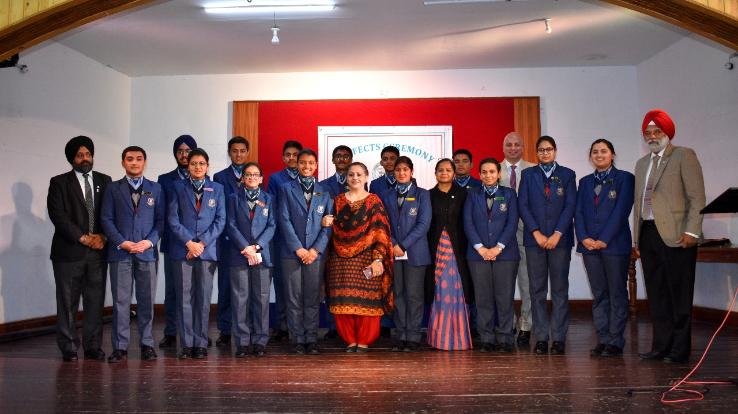 पाइनग्रोव स्कूल सुबाथू में छात्र परिषद का अलंकरण समारोह आयोजित