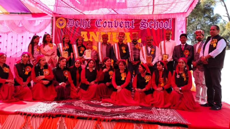  Annual day was celebrated in Delhi Convent School Surani, students danced a lot.