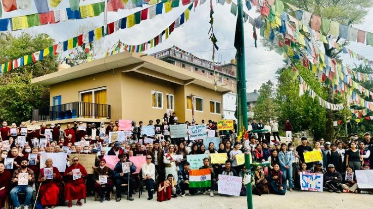 Kangra: Student organizations protest in favor of Climate Fast PBSWRD Shri