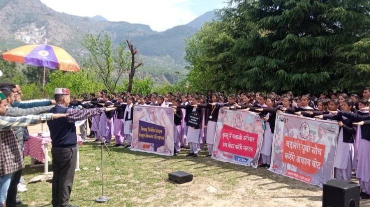 Students of B.Ed College Shadhabai were motivated towards voting.