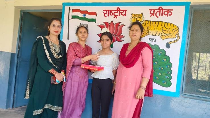 Kunihar: Kritika, student of Pathshala Nagar Sayanwa, passed the entrance examination of Jawahar Navodaya.