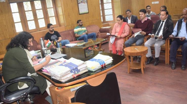 Kullu: Torul S Ravish held a meeting with representatives of political parties.