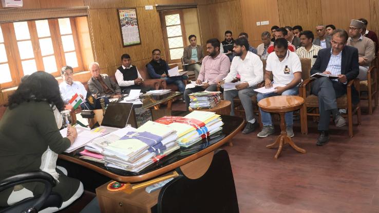  Kullu: Deputy Commissioner held a meeting with officials of NHAI and Public Works Department.