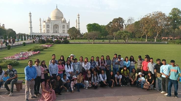 Kunihar: Trainees of VSLM College of Education Chandi took educational tour to religious places