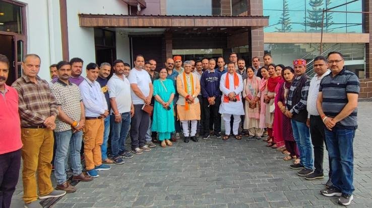  Introduction meeting of Dr. Rajeev Bhardwaj with the executive of BJP Social Media District Palampur