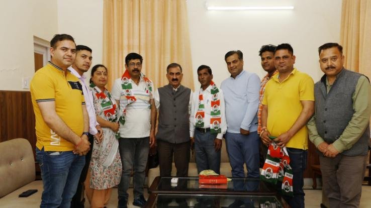  Hamirpur NP President Manoj, Councilor Rajkumar join Congress