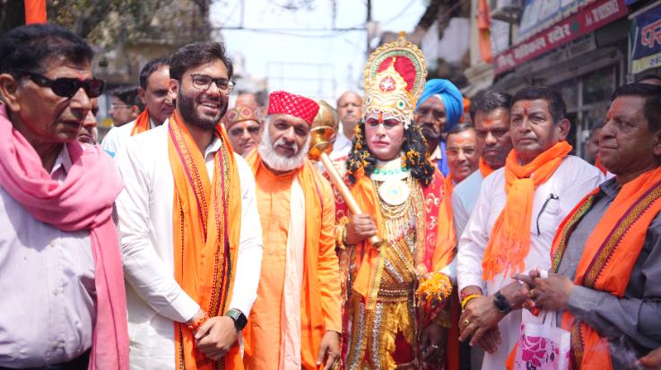 Chaitanya Sharma reached Bajrangbali's court on Hanuman Jayanti.