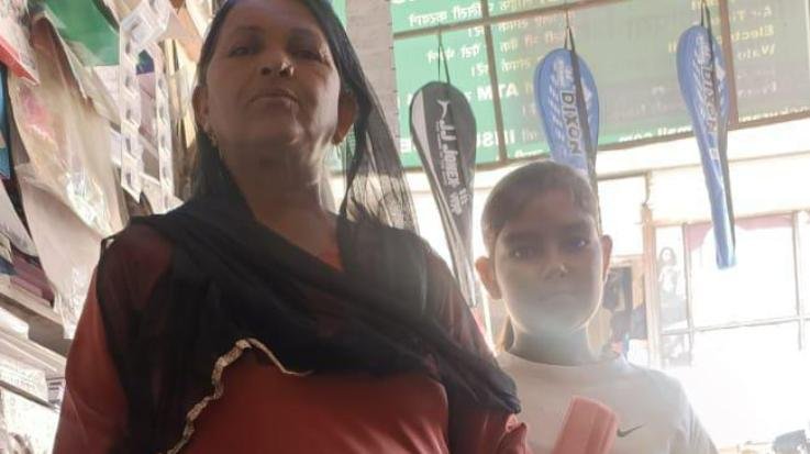  Khundiya: Jai Pabbu Mata Seva Sadan distributed study kits to the children of 25 needy families.