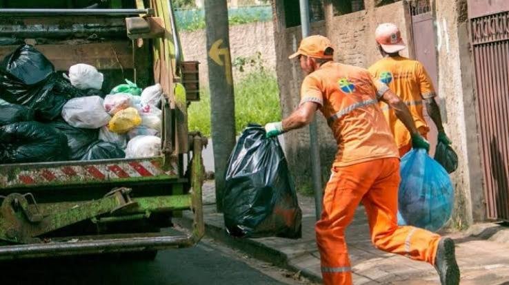 Door to door garbage collection 