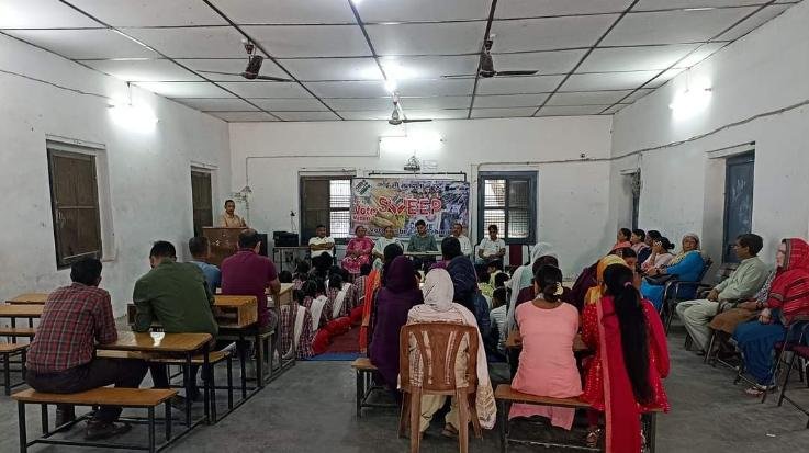 Kangra: Voters made aware under sweep campaign in Lambagaon