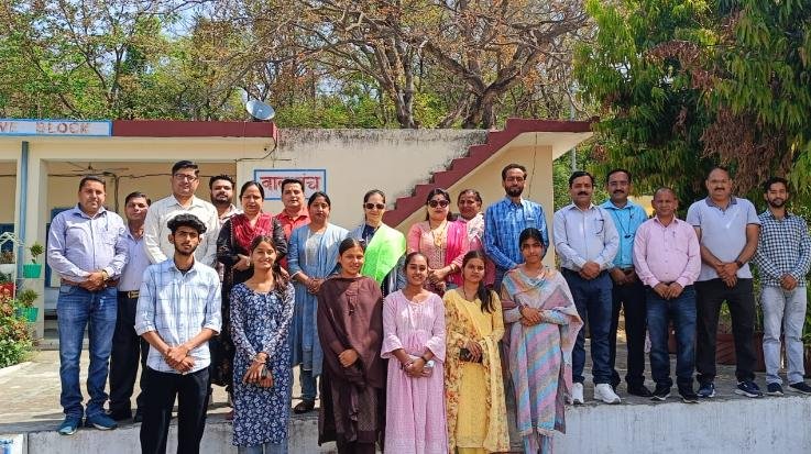 Kangra: Bhogarwan School's 12th class exam result was 100 percent.