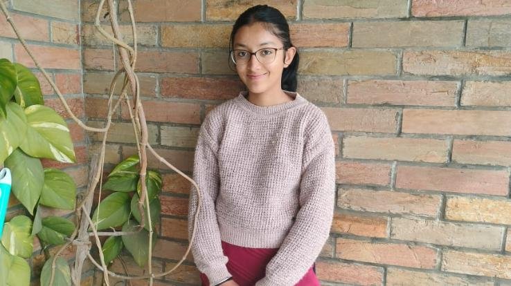 Divya Jyoti broke the record of Sangrah Examination Center by scoring 96% marks in class 10th.