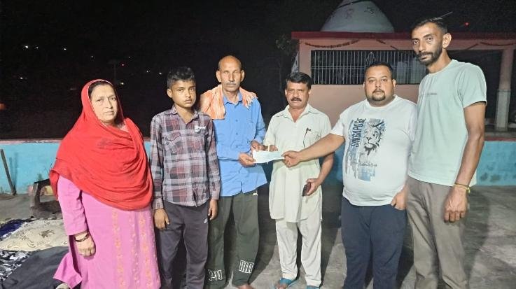 Smile Foundation Khundian provided financial assistance of ₹ 25000 to a kidney patient.