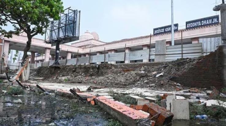 Rain wreaks havoc in Ayodhya, water dripping from the roof of Ram temple