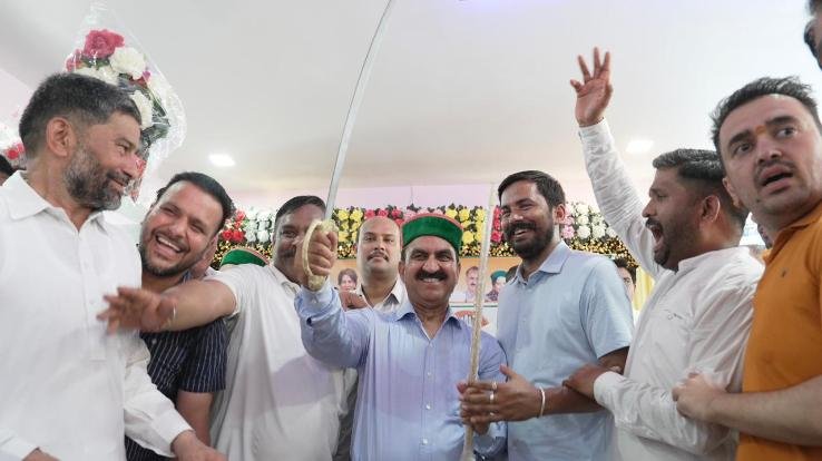 If the law has to be changed for the displaced people of Pong Dam, then it will be changed: Chief Minister