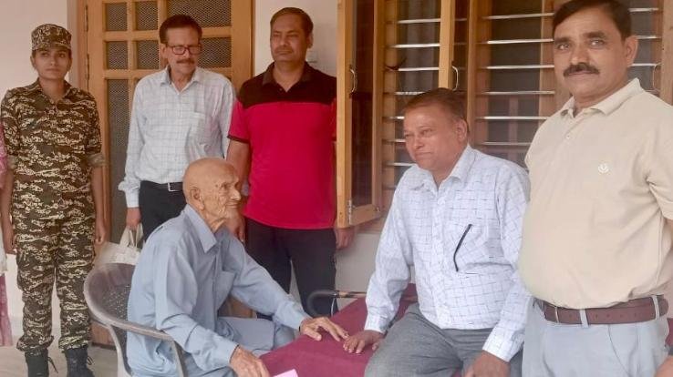 Number of people voting from home reached 570: SDM