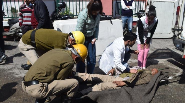  राहत कार्यों में जुटी टीमें पूर्ण रूप से सर्तक, संयम व साहस से करें कार्य : विनय धीमान