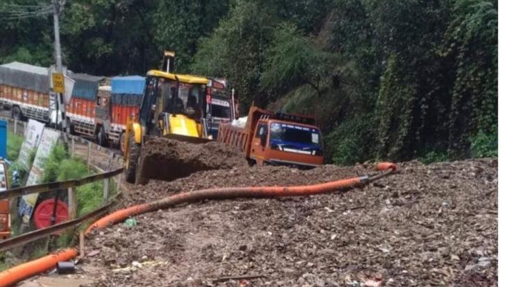 Disaster due to rain in Himachal, debris becomes a problem from Shimla to Mandi.