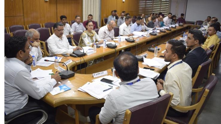 Kangra: Deputy Commissioner said, all bankers should prepare a plan to increase the deposit-loan ratio.