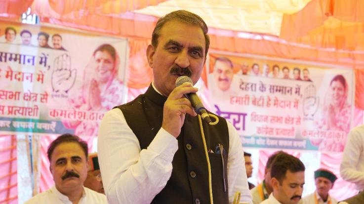 Public will take revenge from Hoshiar Singh for insulting Dehra: Chief Minister