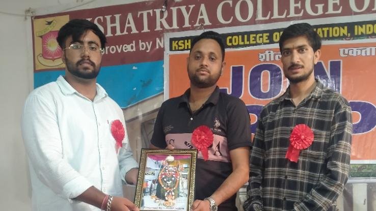 Foundation day of Akhil Bharatiya Vidyarthi Parishad celebrated by Indora city unit