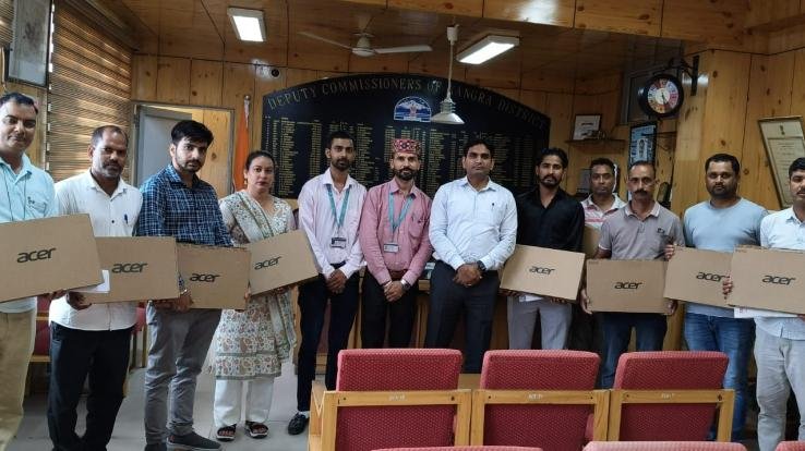 Kangra Deputy Commissioner said, camps will be organized in all schools to update Aadhar cards of children.