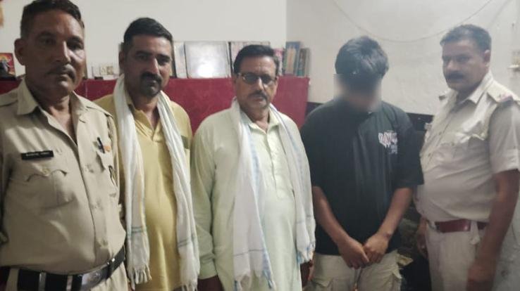 Kangra: Chitta trade from home, smuggler caught