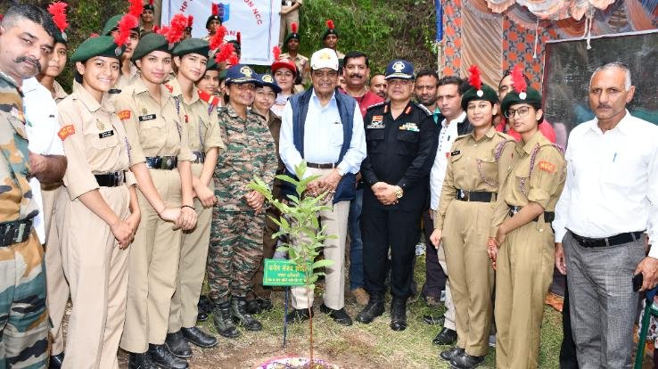 Solan: Health Minister inaugurated tree plantation campaign by planting guava sapling in Gram Panchayat Tundal.