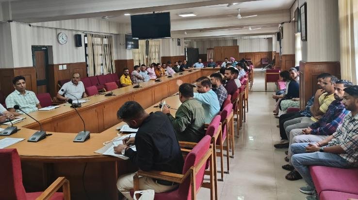 Patwari and Kanungo Federation meeting held today with Deputy Commissioner Solan Manmohan Sharma