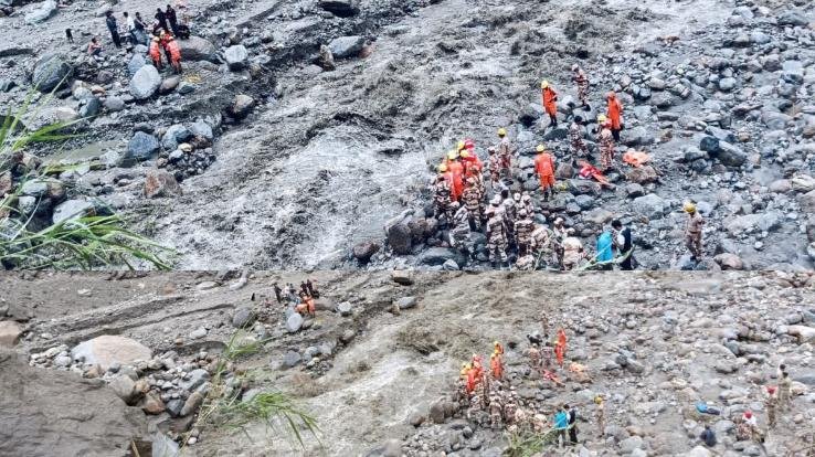 Cloud burst on the way to Shrikhand Mahadev, 7-10 people missing in Bagipul