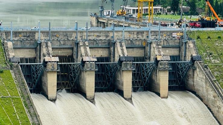 Mandi: Now all five gates of Pandoh Dam are functional, major danger averted