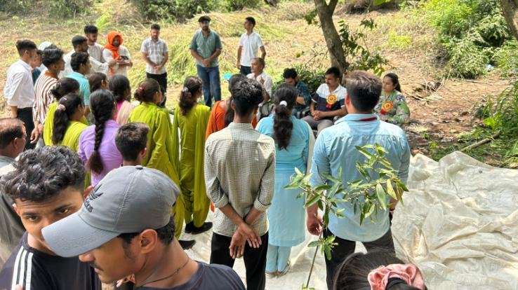 Kangra: Students of District Noorpur planted saplings in Indora for development.
