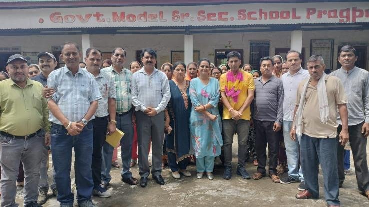 Kangra: Sunil Chauhan from Bal Vidyalaya Paragpur unanimously became the head of SMC committee for the third time.