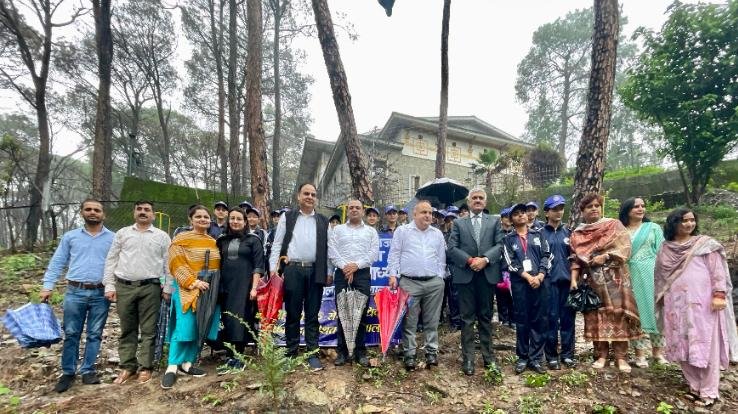 Kangra: District and Sessions Judge planted saplings to send a message of environmental protection.