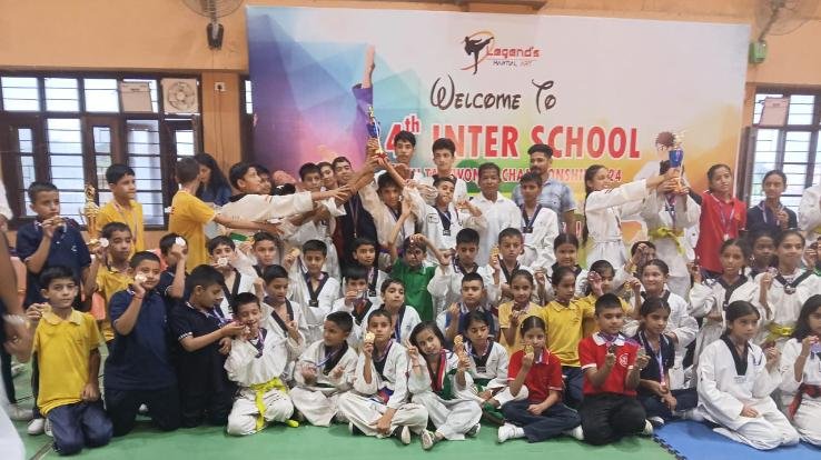 Kunihar: Children of BL School won gold medal in the 4th Inter School Martial Arts Competition.