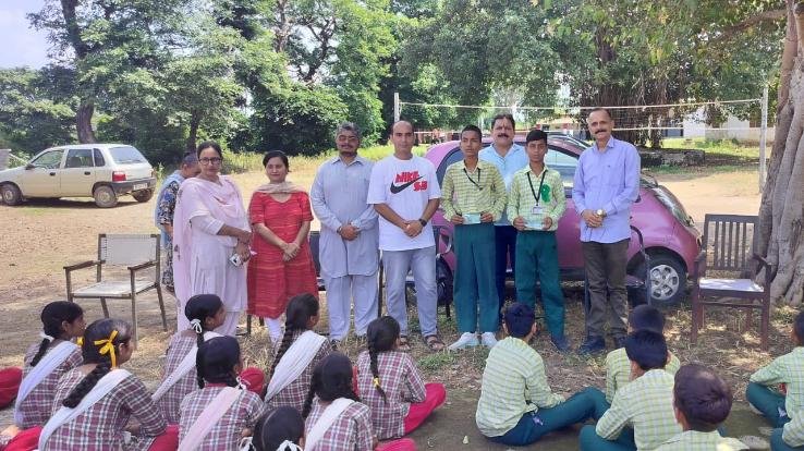 Indora: Saplings distributed in school Ghandran under Ashwagandha campaign
