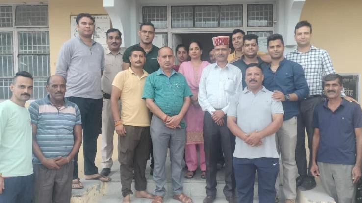 Farewell party given to ASI Jatinder Kumar posted in Khundia police station
