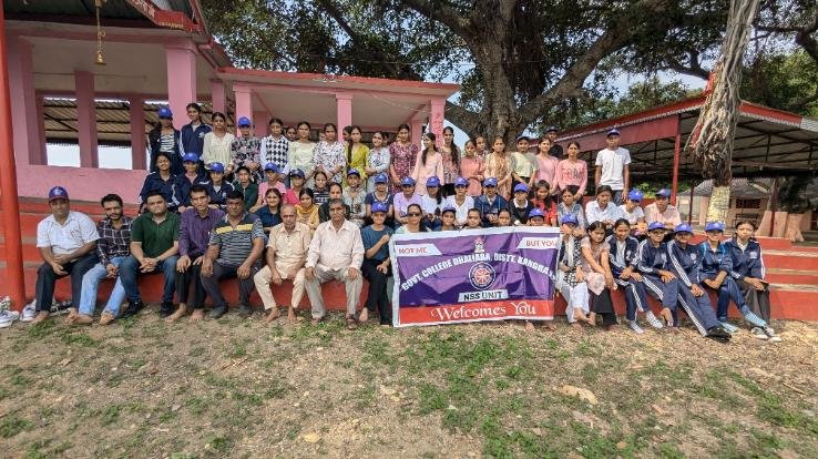 Dhaliyara: College students planted saplings under the 'Ek Tree Maa Namah' campaign.