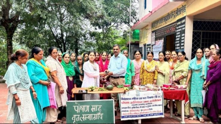 Jaisinghpur: Anganwadi workers of block Lambagaon given information about prevention of anemia