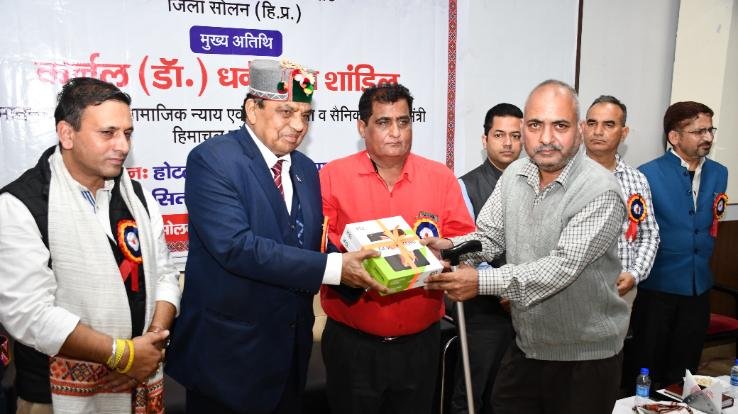 261 tablets distributed to Dr. Shandil Solan and teachers of Kandaghat education block