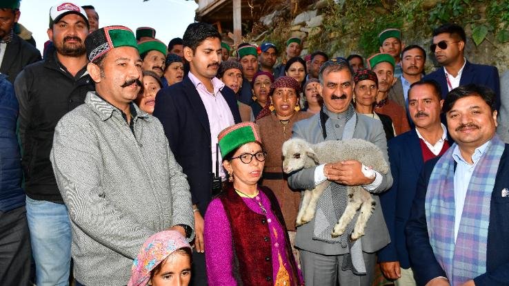 CM Sukhu created history by becoming the first Chief Minister to take night rest in Dodra-Kwar
