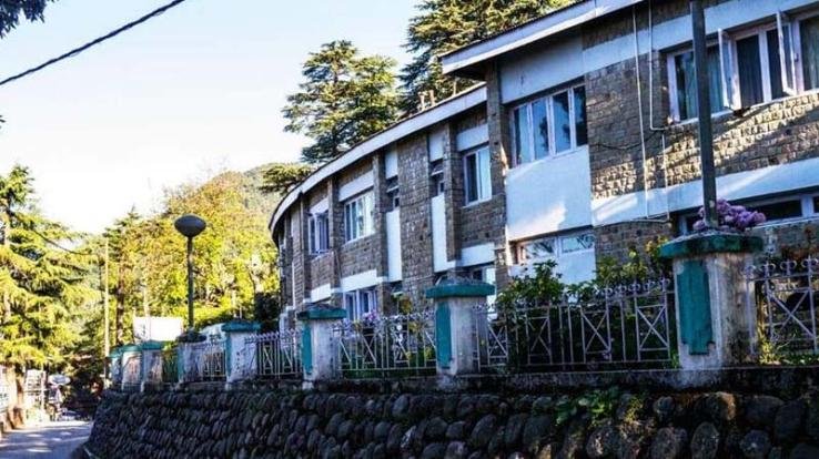 Himachal: 18 hotels of HPTDC declared 'white elephants', High Court gives instructions to close them