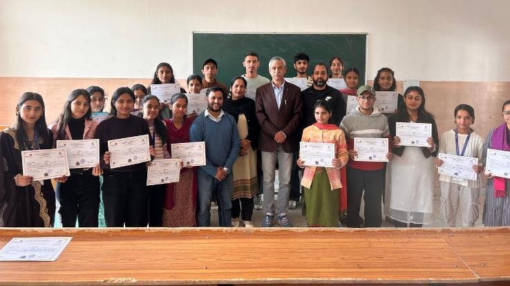 Vocational course certificates distributed to college students in Jaisinghpur