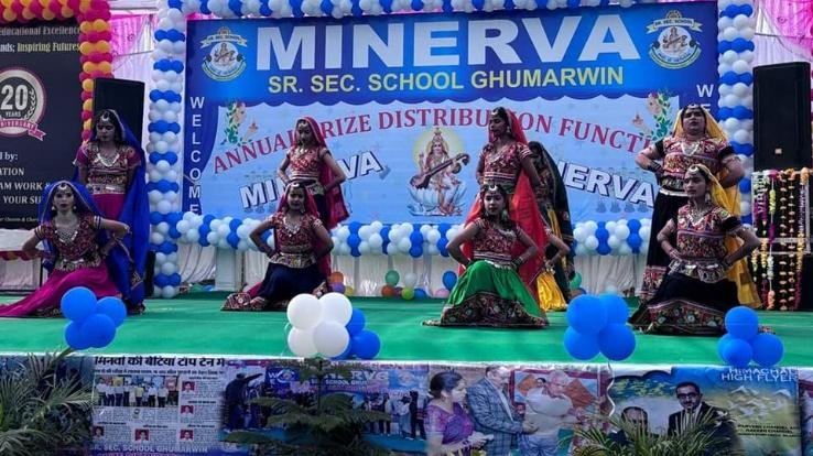 Bilaspur: Annual prize distribution ceremony organized at Minerva School, Ghumarwin.