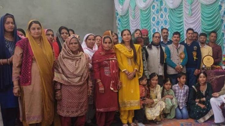 Jwalamukhi: Constitution Day program was organized in Salihar Panchayat under the chairmanship of Sita Ram Bhatia.